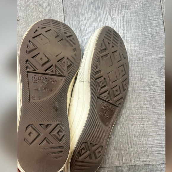 COMME DES GARÇONS PLAY
Off-White Converse Edition Chuck 70 Low Top
Sneakers - Picture 6 of 8